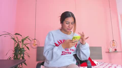 Snapshot of alana_suares chatting on 02.15.25 Alana online show from 02.15.25