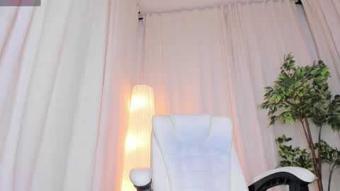Snapshot of alanakimura_ chatting on 03.08.25 Alana silvana online show from 03.08.25