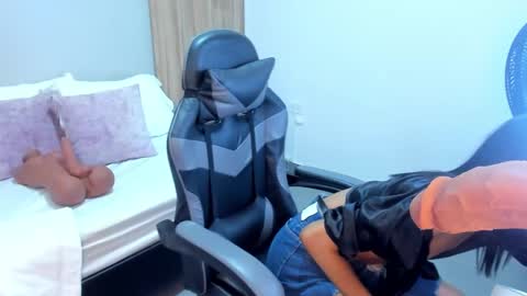 Snapshot of alanapark07 chatting on 10.09.25 A L A N A online show from 10.09.25