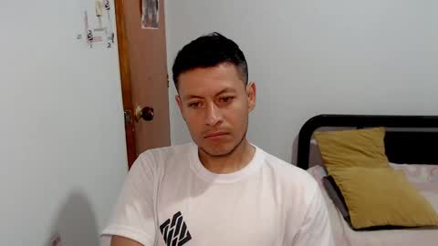 Snapshot of alann_snow chatting on 02.07.25 Alann online show from 02.07.25