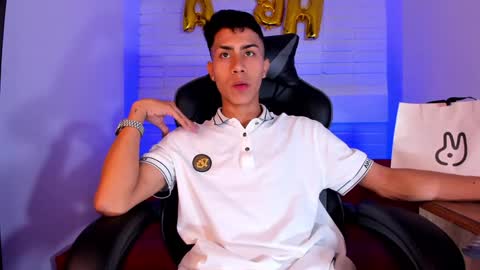 Snapshot of alannaughty_ chatting on 12.14.24 alannaughty_ online show from 12.14.24