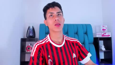 Snapshot of alannaughty_ chatting on 01.15.25 alannaughty_ online show from 01.15.25