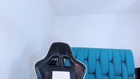 Snapshot of alannaughty_ chatting on 01.29.25 alannaughty_ online show from 01.29.25