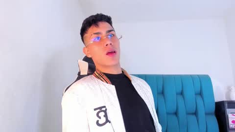 Snapshot of alannaughty_ chatting on 03.07.25 alannaughty_ online show from 03.07.25