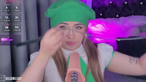 Snapshot of alejamillan1 chatting on 01.15.25 night GTM -5 online show from 01.15.25