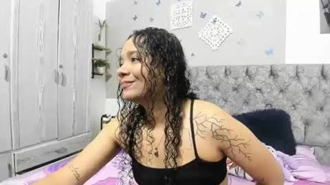 Snapshot of alejandra_evanss chatting on 02.21.25 alejandra_evanss online show from 02.21.25