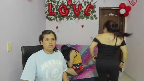 Snapshot of alejita_smithh chatting on 03.04.25 zoe and Kataleya online show from 03.04.25