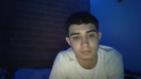 Snapshot of alejo_gray1 chatting on 10.19.25 alejo_gray1 online show from 10.19.25
