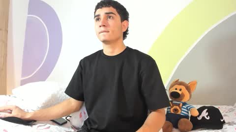 Snapshot of alejo_gray1 chatting on 10.24.25 alejo_gray1 online show from 10.24.25