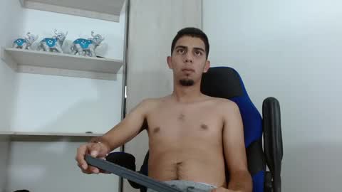 Snapshot of alejo_hot23 chatting on 12.11.24 David online show from 12.11.24
