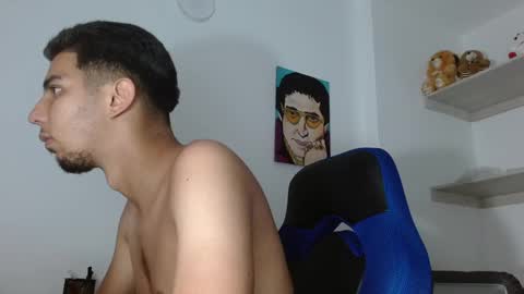 Snapshot of alejo_hot23 chatting on 01.21.25 David online show from 01.21.25