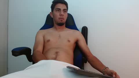 Snapshot of alejo_hot23 chatting on 01.24.25 David online show from 01.24.25