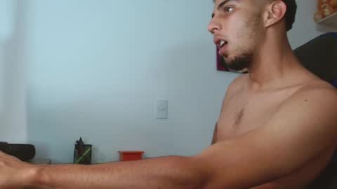 Snapshot of alejo_hot23 chatting on 02.08.25 David online show from 02.08.25
