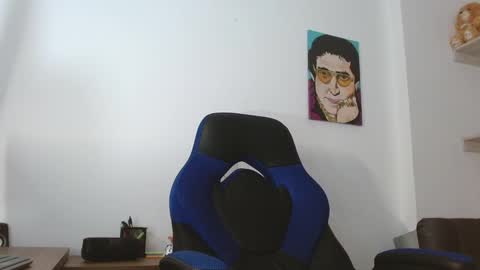 Snapshot of alejo_hot23 chatting on 02.10.25 David online show from 02.10.25
