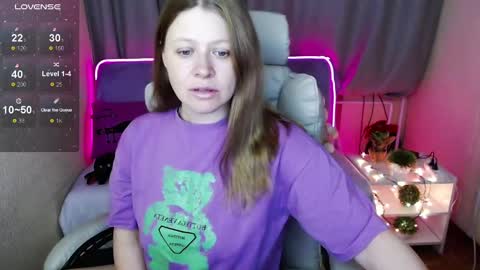 Snapshot of alekasamui chatting on 12.16.24 Aleksa online show from 12.16.24