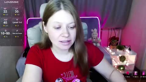 Snapshot of alekasamui chatting on 12.20.24 Aleksa online show from 12.20.24