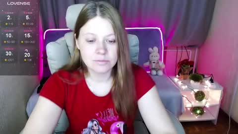 Snapshot of alekasamui chatting on 12.21.24 Aleksa online show from 12.21.24