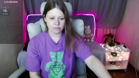 Snapshot of alekasamui chatting on 01.06.25 Aleksa online show from 01.06.25