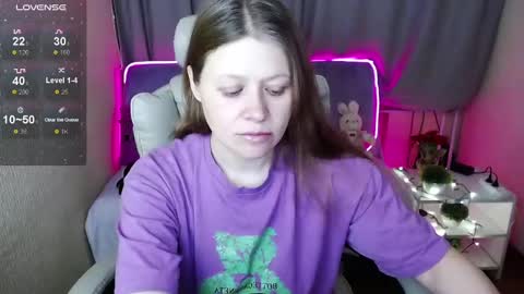 Snapshot of alekasamui chatting on 02.13.25 Aleksa online show from 02.13.25