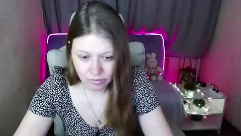 Snapshot of alekasamui chatting on 02.18.25 Aleksa online show from 02.18.25