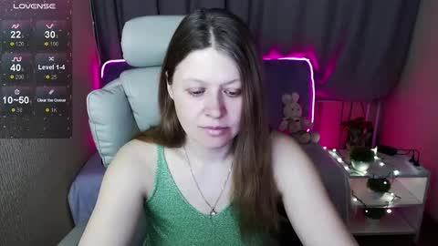 Snapshot of alekasamui chatting on 02.27.25 Aleksa online show from 02.27.25