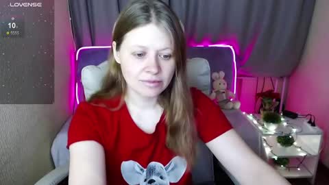 Snapshot of alekasamui chatting on 02.28.25 Aleksa online show from 02.28.25