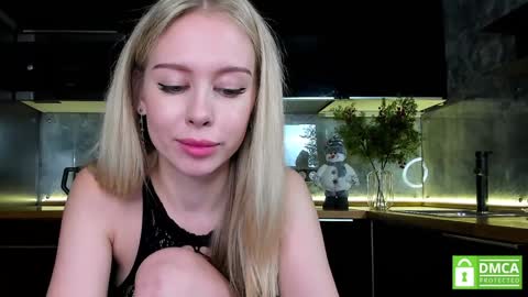 Snapshot of aleksa_cutie chatting on 01.04.25 Next stream - 2 dec -  online show from 01.04.25