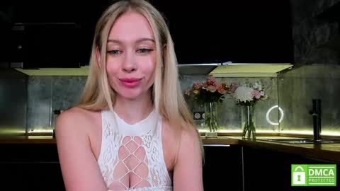 Snapshot of aleksa_cutie chatting on 01.17.25 Next stream - 2 dec -  online show from 01.17.25