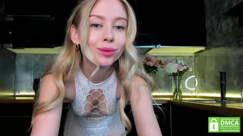 Snapshot of aleksa_cutie chatting on 01.18.25 Next stream - 2 dec -  online show from 01.18.25