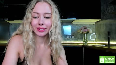 Snapshot of aleksa_cutie chatting on 01.19.25 Next stream - 2 dec -  online show from 01.19.25