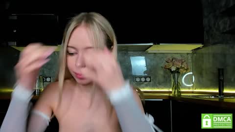 Snapshot of aleksa_cutie chatting on 01.22.25 Next stream - 2 dec -  online show from 01.22.25