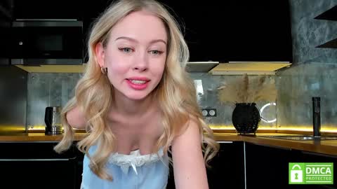 Snapshot of aleksa_cutie chatting on 01.25.25 Next stream - 2 dec -  online show from 01.25.25