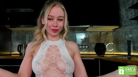 Snapshot of aleksa_cutie chatting on 01.26.25 Next stream - 2 dec -  online show from 01.26.25