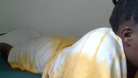 Snapshot of alesha_ chatting on 01.29.25 Noreen Kennth and Emilly online show from 01.29.25