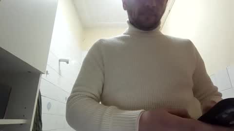 Snapshot of alex572241 chatting on 12.04.25 alex572241 online show from 12.04.25