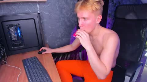 Snapshot of alex__sweet chatting on 12.07.24 your Alex online show from 12.07.24