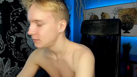Snapshot of alex__sweet chatting on 12.18.24 your Alex online show from 12.18.24