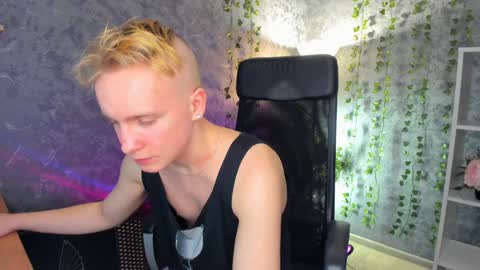 Snapshot of alex__sweet chatting on 12.28.24 your Alex online show from 12.28.24