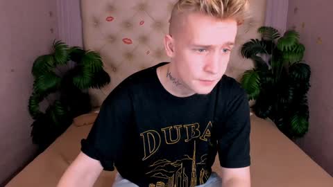Snapshot of alex__sweet chatting on 02.06.25 your Alex online show from 02.06.25