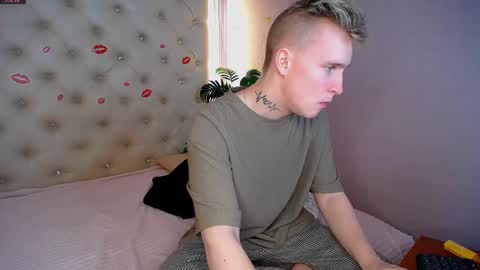 Snapshot of alex__sweet chatting on 03.10.25 your Alex online show from 03.10.25