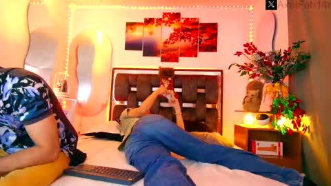 Snapshot of alex_and_fabian chatting on 12.11.24 sneider online show from 12.11.24