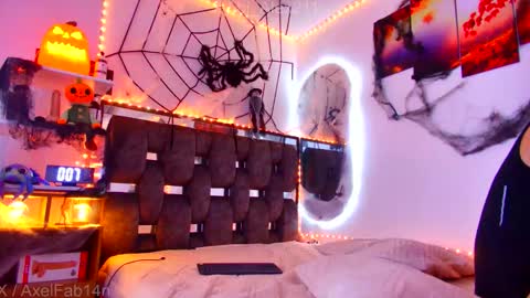 sneider online show from 10.26.25