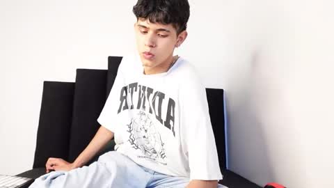 Snapshot of alex_mark_ chatting on 10.14.25 alex_mark_ online show from 10.14.25