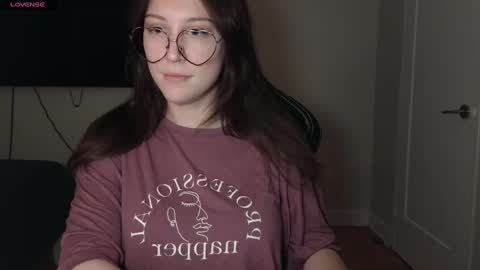 Snapshot of alexa_dream chatting on 12.17.24 dont be afraid to click social media link its working just click on that online show from 12.17.24