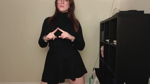Snapshot of alexa_dream chatting on 12.26.24 dont be afraid to click social media link its working just click on that online show from 12.26.24