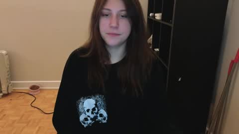 Snapshot of alexa_dream chatting on 12.28.24 dont be afraid to click social media link its working just click on that online show from 12.28.24