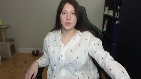 Snapshot of alexa_dream chatting on 02.02.25 dont be afraid to click social media link its working just click on that online show from 02.02.25