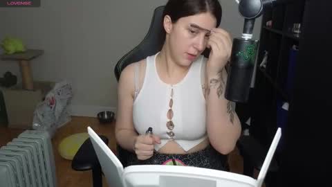Snapshot of alexa_dream chatting on 02.19.25 dont be afraid to click social media link its working just click on that online show from 02.19.25