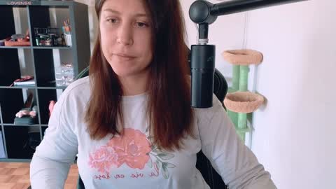 Snapshot of alexa_dream chatting on 09.16.25 dont be afraid to click social media link its working just click on that online show from 09.16.25