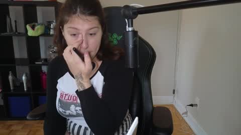 Snapshot of alexa_dream chatting on 10.20.25 dont be afraid to click social media link its working just click on that online show from 10.20.25